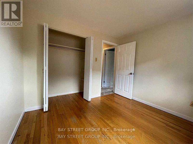 632 Ardleigh Crescent, Burlington, Ontario  L7L 4K8 - Photo 8 - W12157780