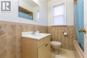 918 Islington (Main Flr) Avenue, Toronto, Ontario  M8Z 4P3 - Photo 11 - W12157095