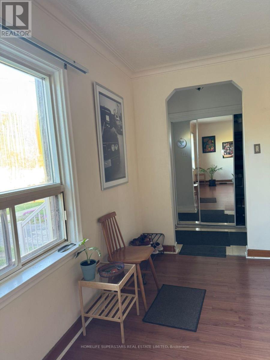 918 Islington (Main Flr) Avenue, Toronto, Ontario  M8Z 4P3 - Photo 21 - W12157095