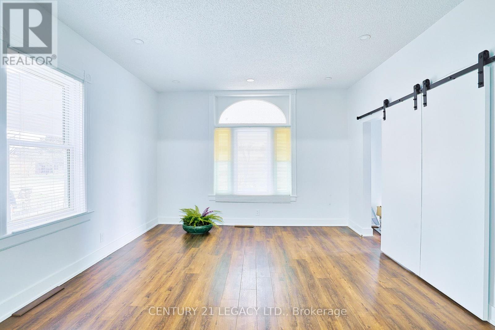 23 Lansdowne Street W, Huntsville, Ontario  P1H 1W1 - Photo 23 - X12151844