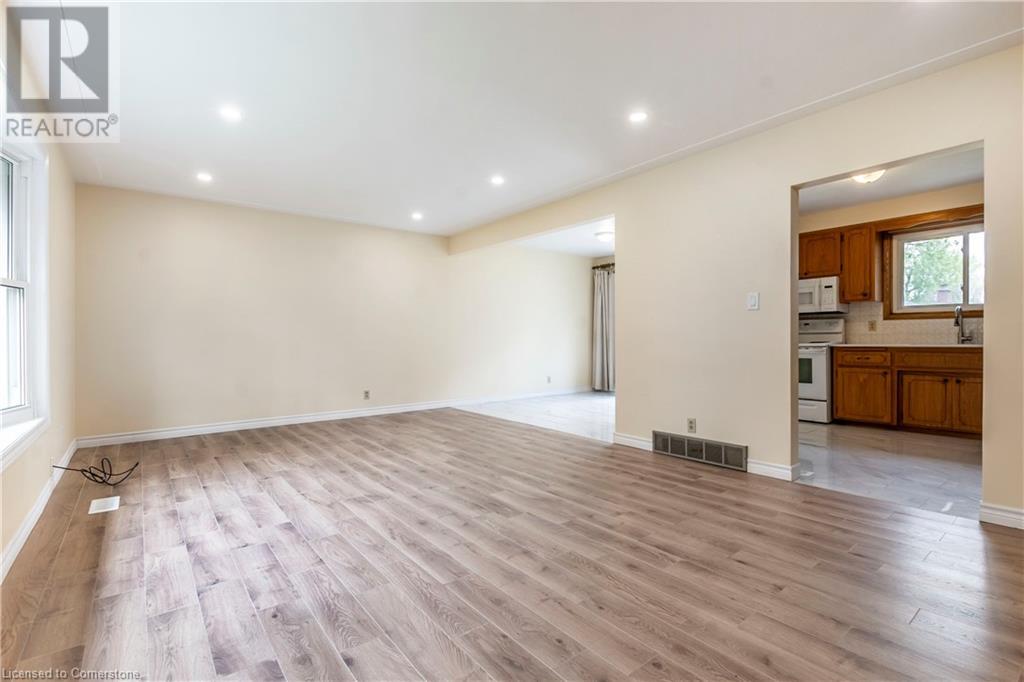 413 Carson Drive, Kitchener, Ontario  N2B 2W5 - Photo 11 - 40687899