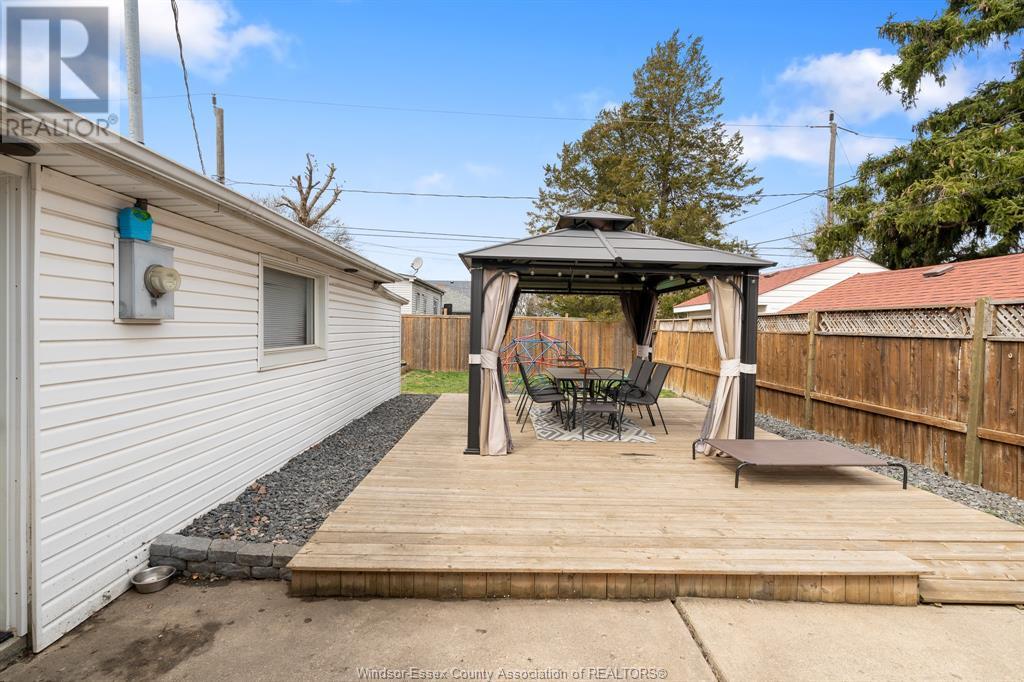 826 Stanley, Windsor, Ontario  N9X 3B6 - Photo 32 - 25007583