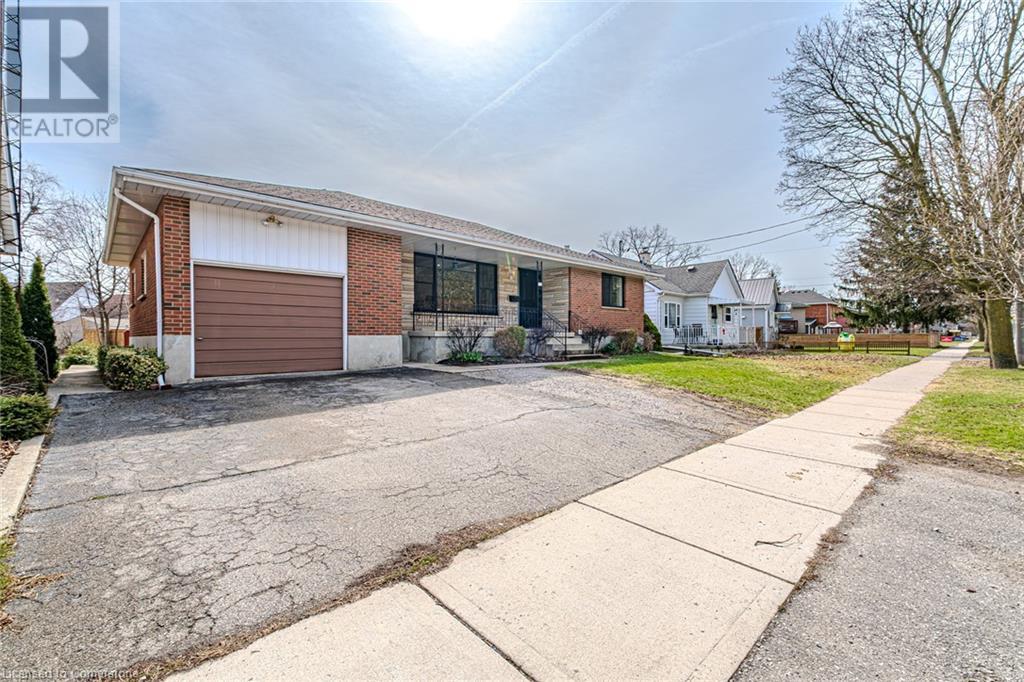 72 Mount Pleasant Street, Brantford, Ontario  N3T 1T1 - Photo 3 - 40717057