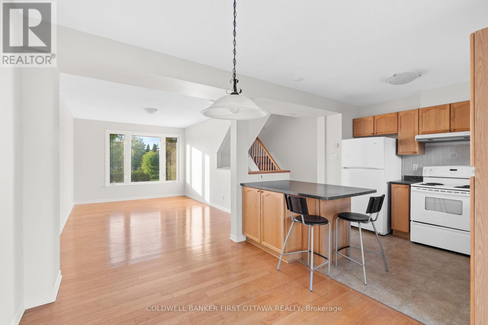 106 Monterey Drive, Ottawa, Ontario  K2H 7A8 - Photo 15 - X12157797