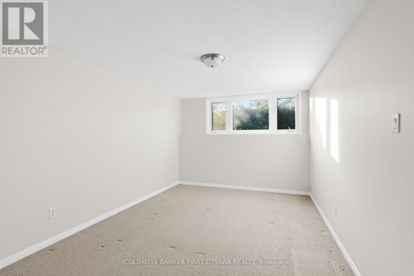 106 Monterey Drive, Ottawa, Ontario  K2H 7A8 - Photo 25 - X12157797