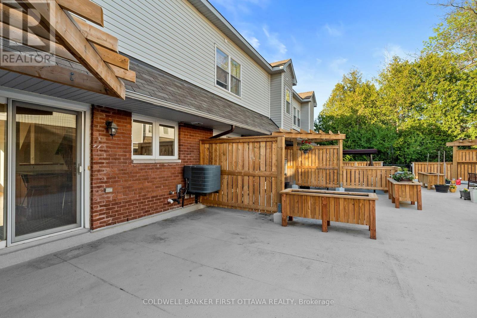 106 Monterey Drive, Ottawa, Ontario  K2H 7A8 - Photo 30 - X12157797