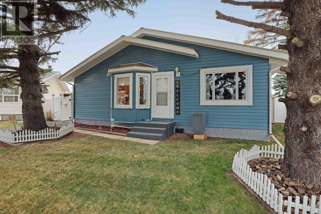 Property at 65 Eastbrook Drive E image 3