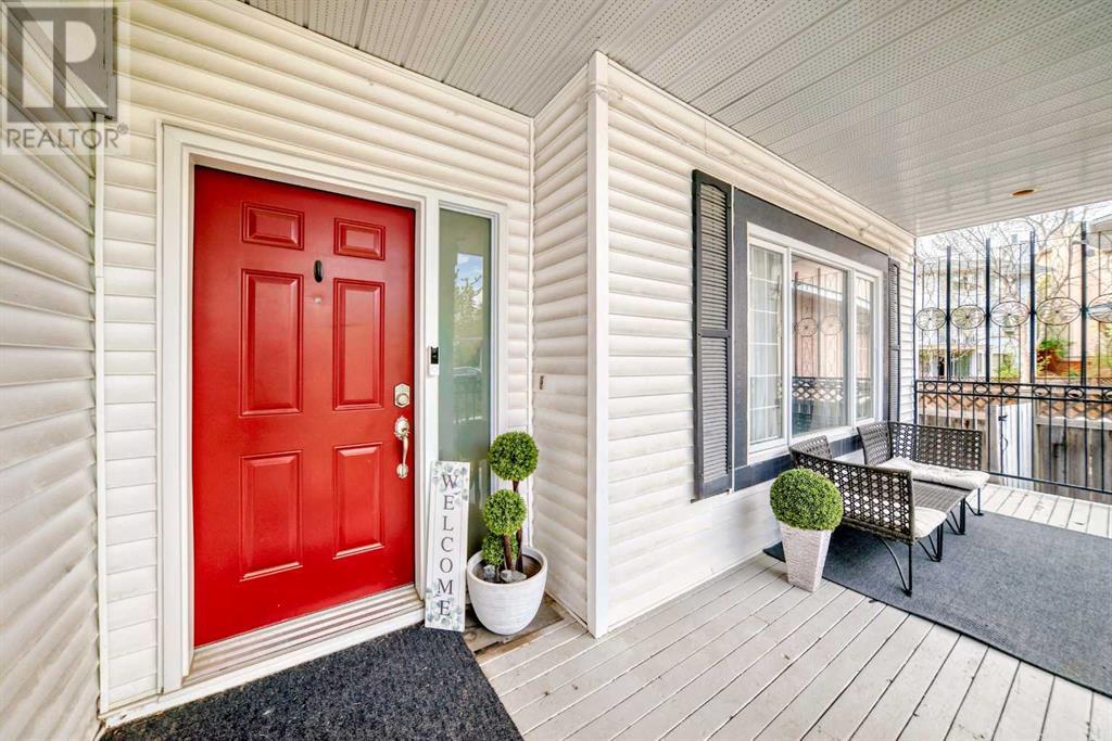 Property at 145 Straddock Terrace SW image 3