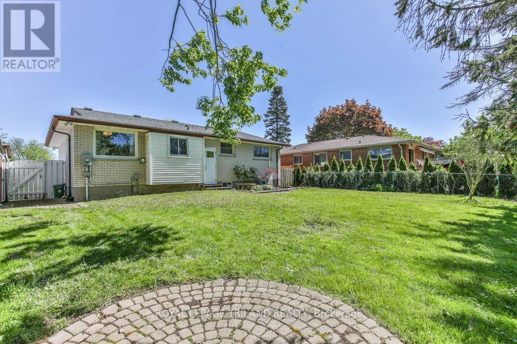 76 Masson Court, London South, Ontario  N6E 1H3 - Photo 40 - X12157806