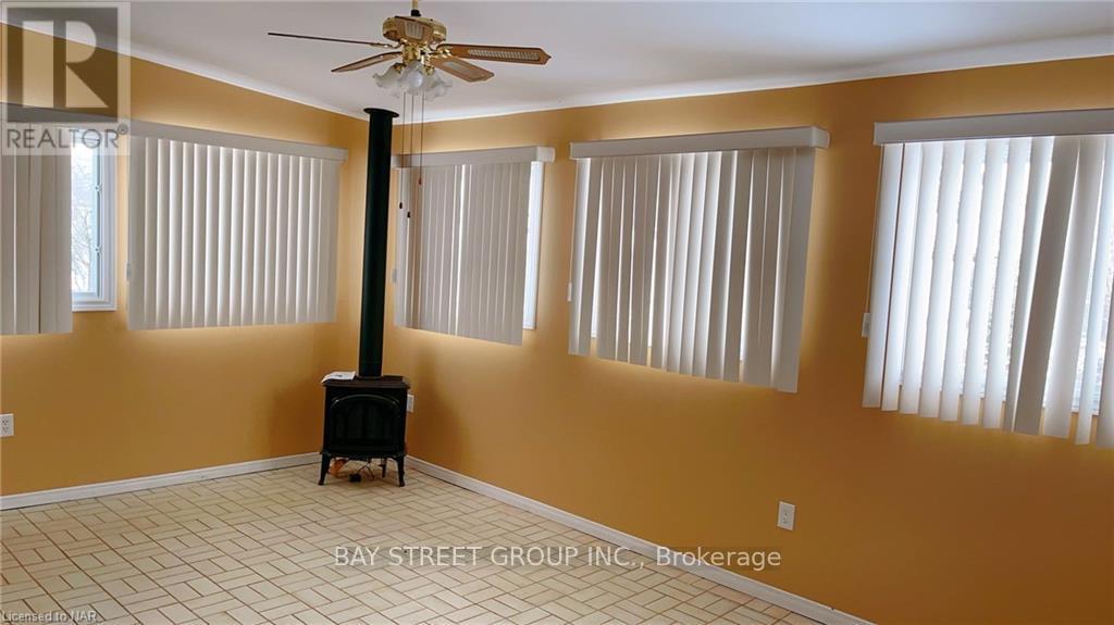 29 West Street N, Thorold, Ontario  L2V 2S1 - Photo 21 - X12157815