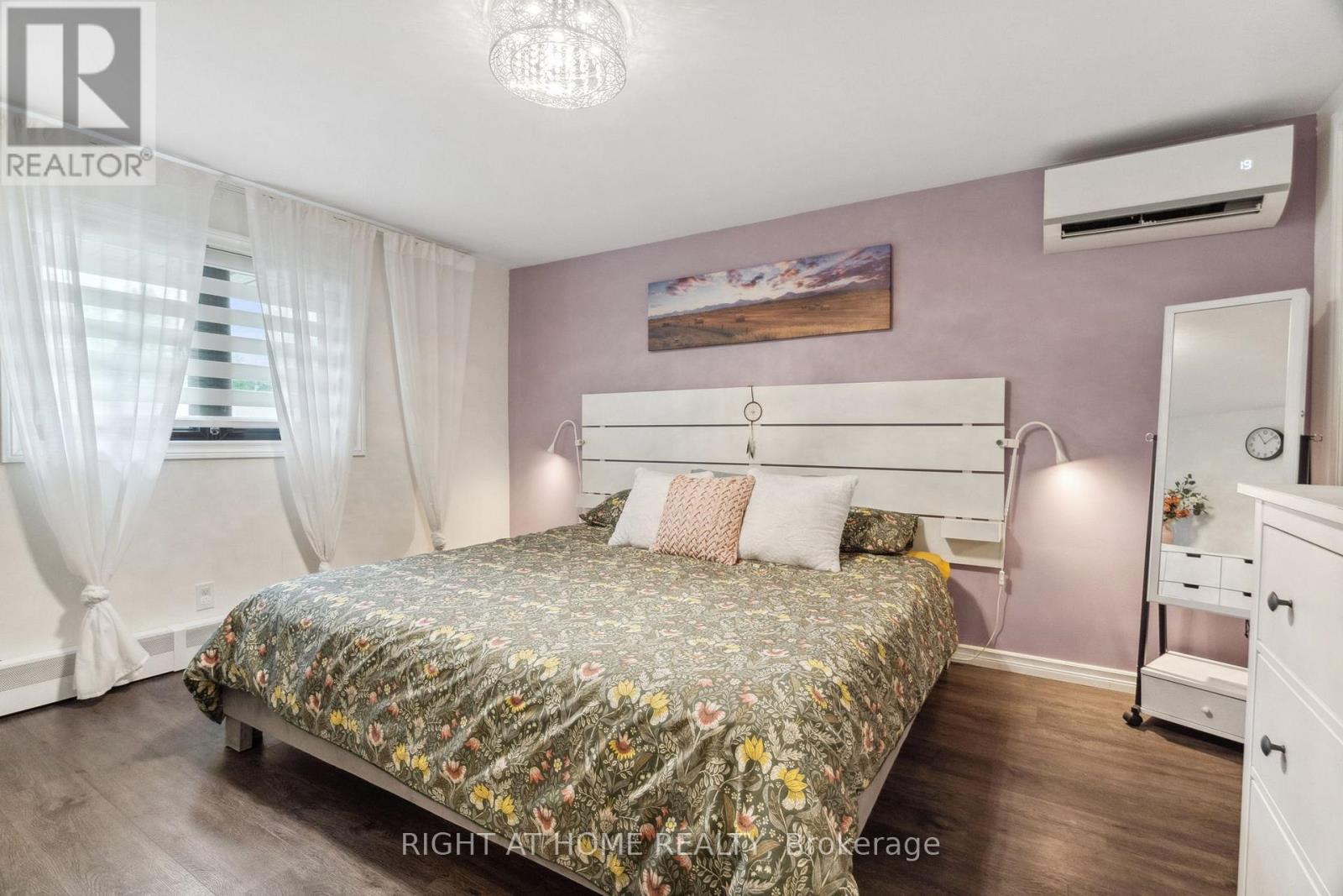 239 Cindy Lane, Essa (Angus), Ontario  L0M 1B0 - Photo 9 - N12154290
