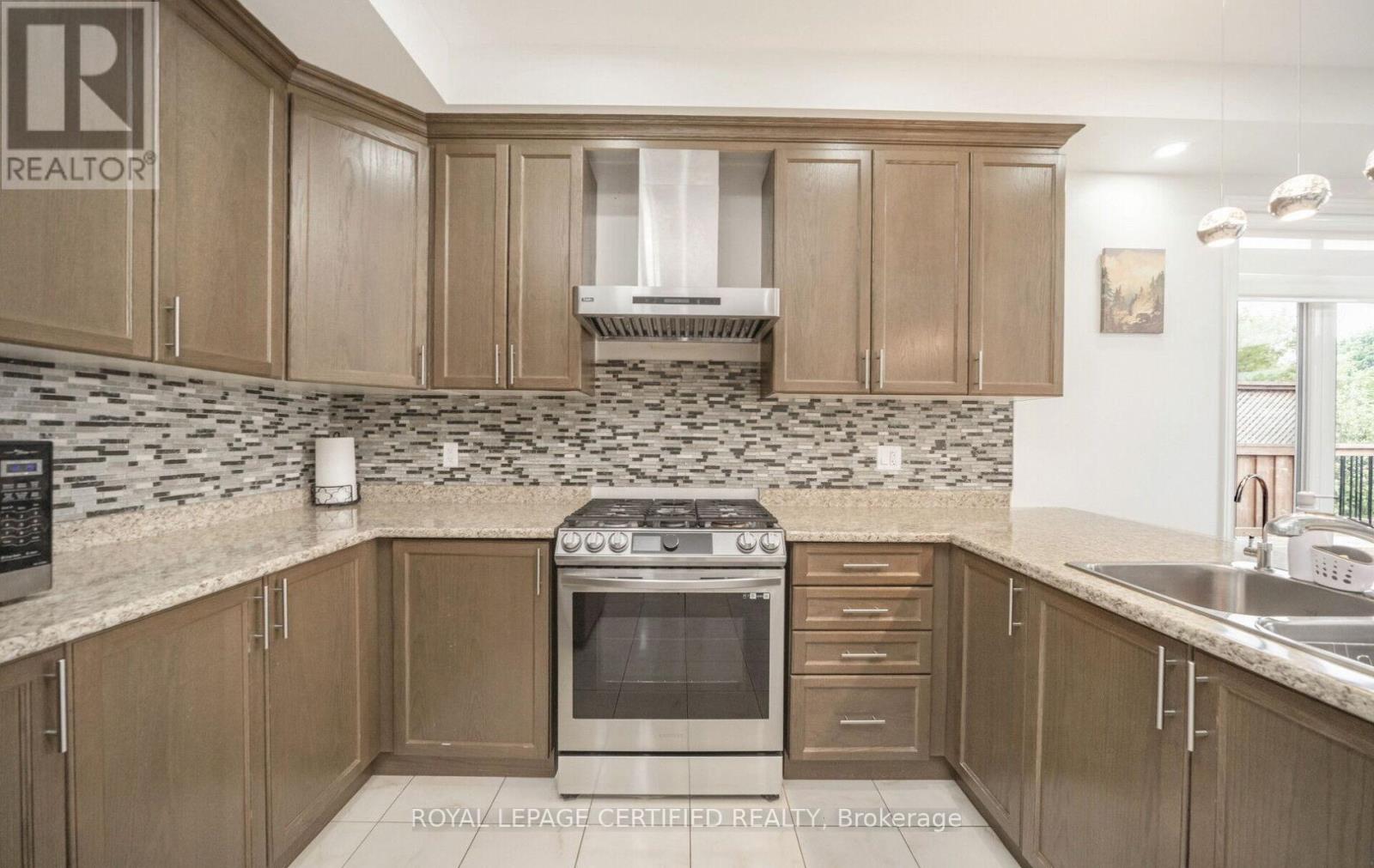32 Cayton Crescent, Bradford West Gwillimbury (Bradford), Ontario  L3Z 2A6 - Photo 18 - N12157818