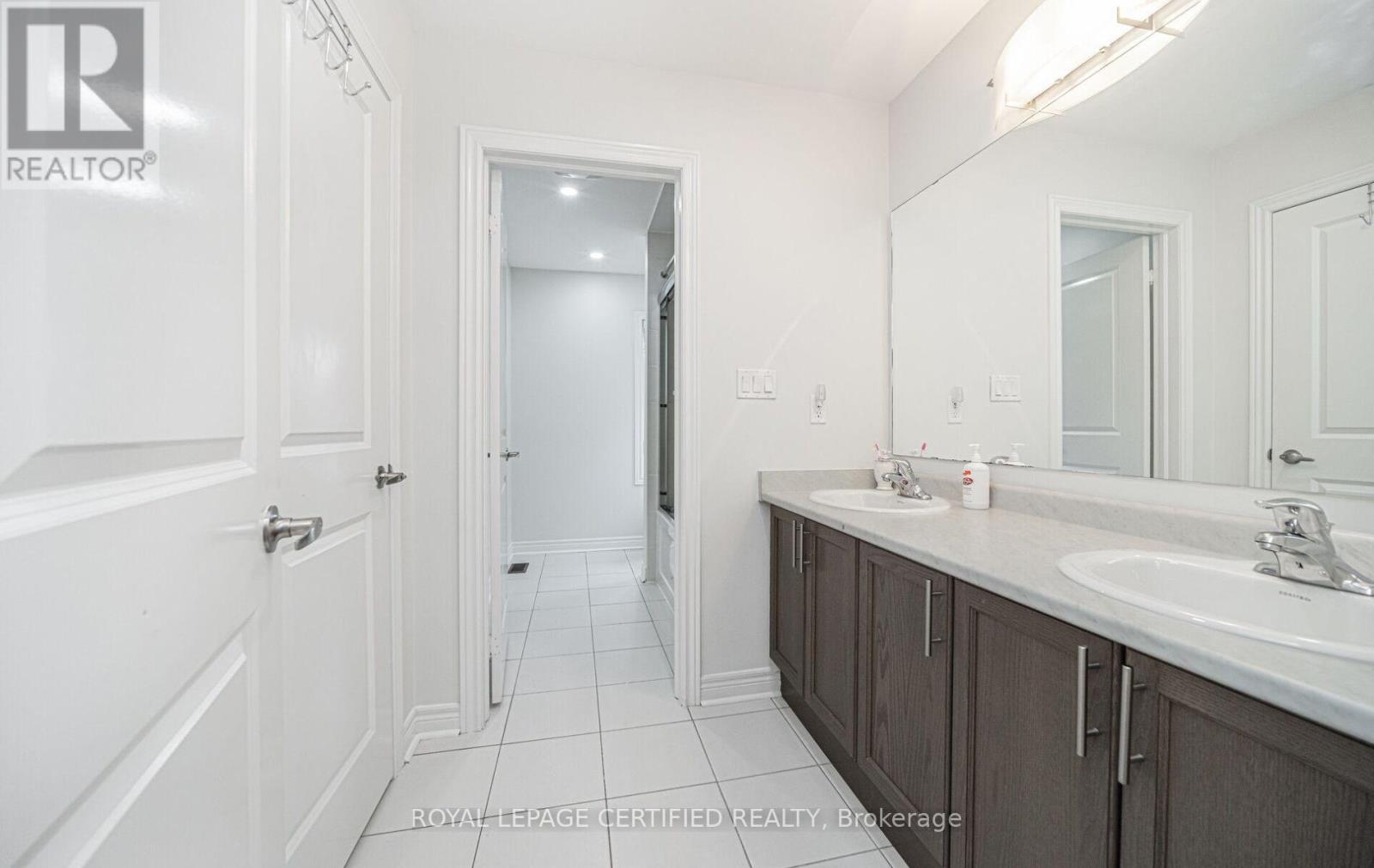 32 Cayton Crescent, Bradford West Gwillimbury (Bradford), Ontario  L3Z 2A6 - Photo 39 - N12157818