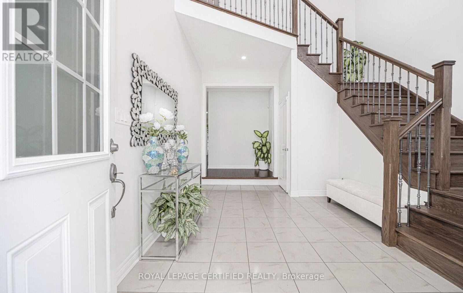Property at 32 CAYTON CRESCENT image 5