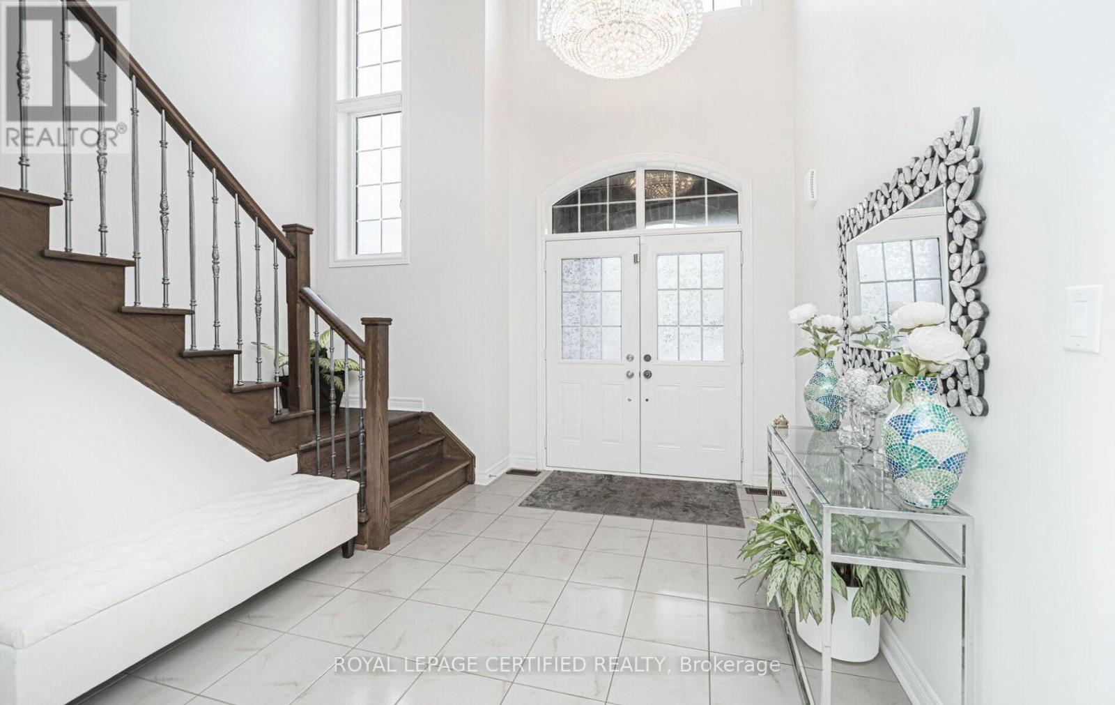 32 Cayton Crescent, Bradford West Gwillimbury (Bradford), Ontario  L3Z 2A6 - Photo 6 - N12157818