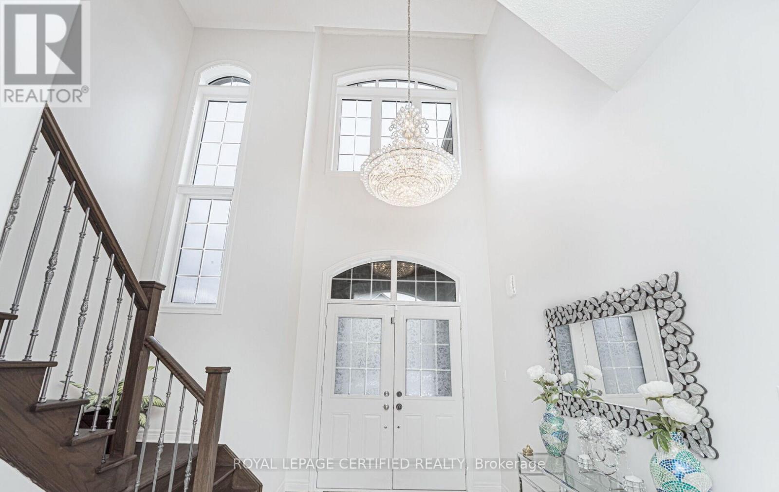 32 Cayton Crescent, Bradford West Gwillimbury (Bradford), Ontario  L3Z 2A6 - Photo 7 - N12157818