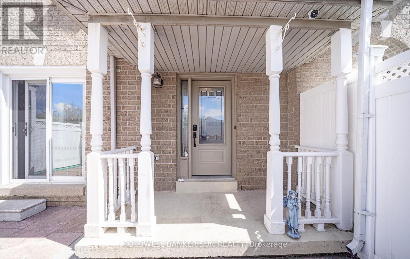 226 Pressed Brick Drive, Brampton, Ontario  L6V 4L3 - Photo 5 - W12157810