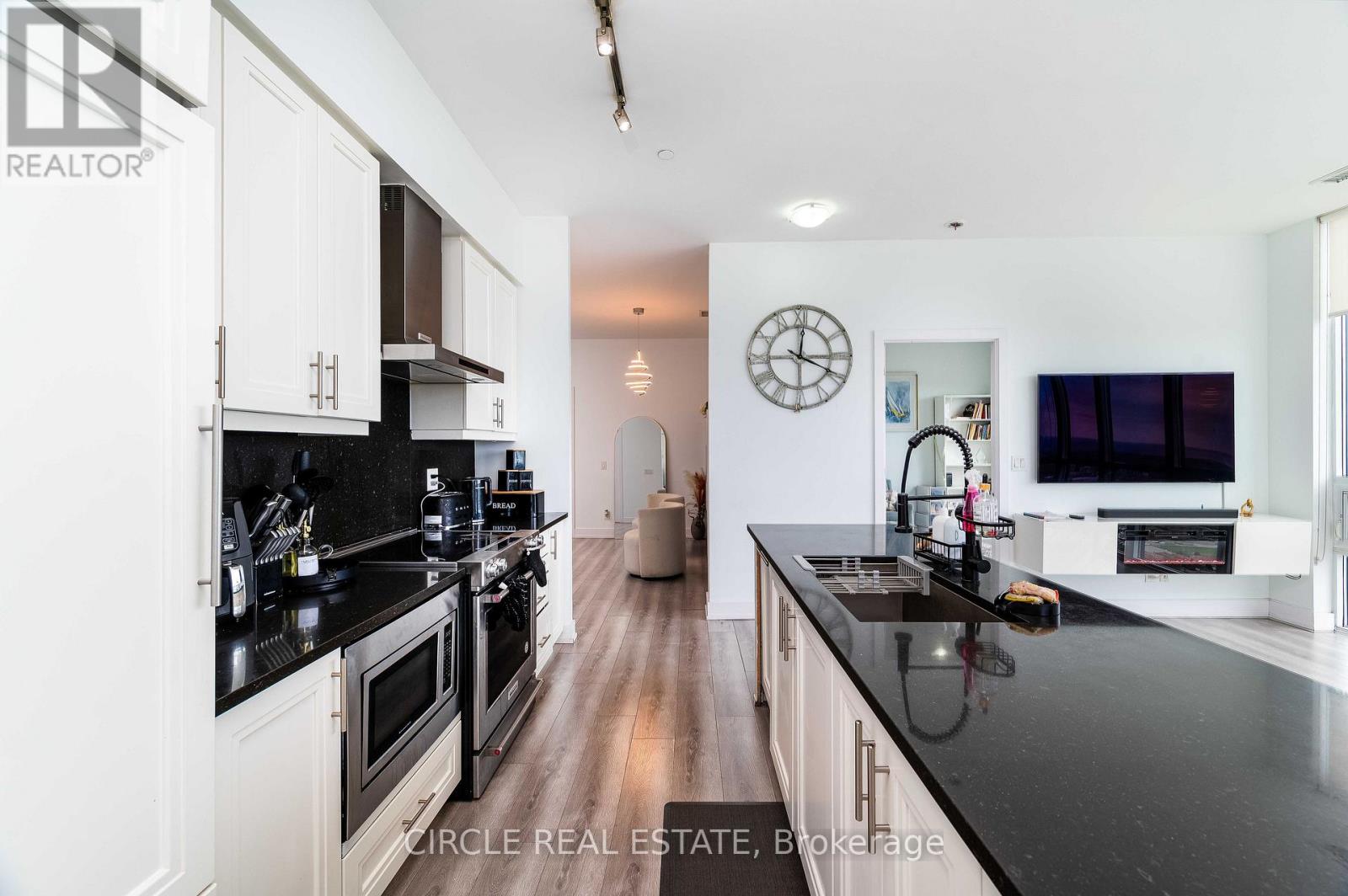 Ph04 - 4011 Brickstone Mews Road, Mississauga, Ontario  L5B 0J7 - Photo 11 - W12157812
