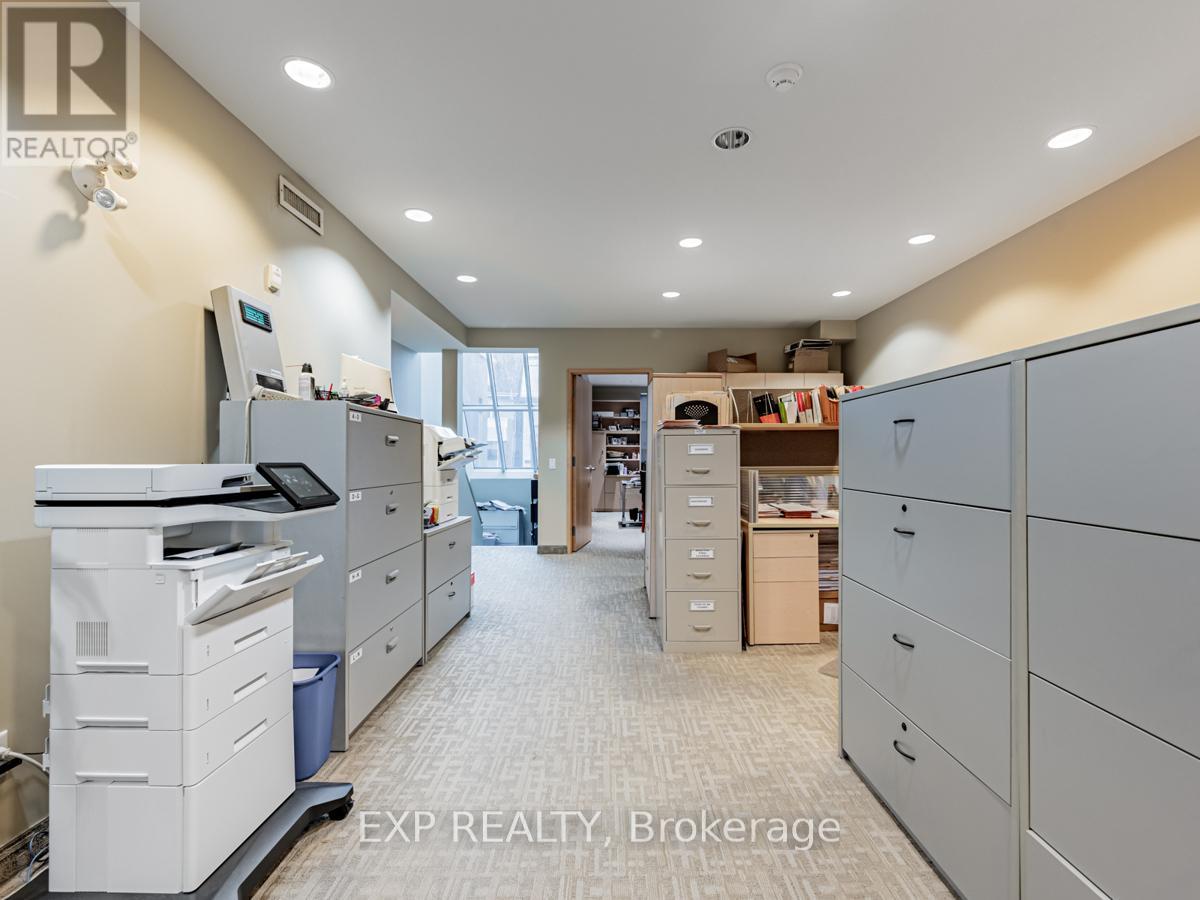 188 Avenue Road, Toronto (Annex), Ontario  M5R 2J1 - Photo 9 - C12157842