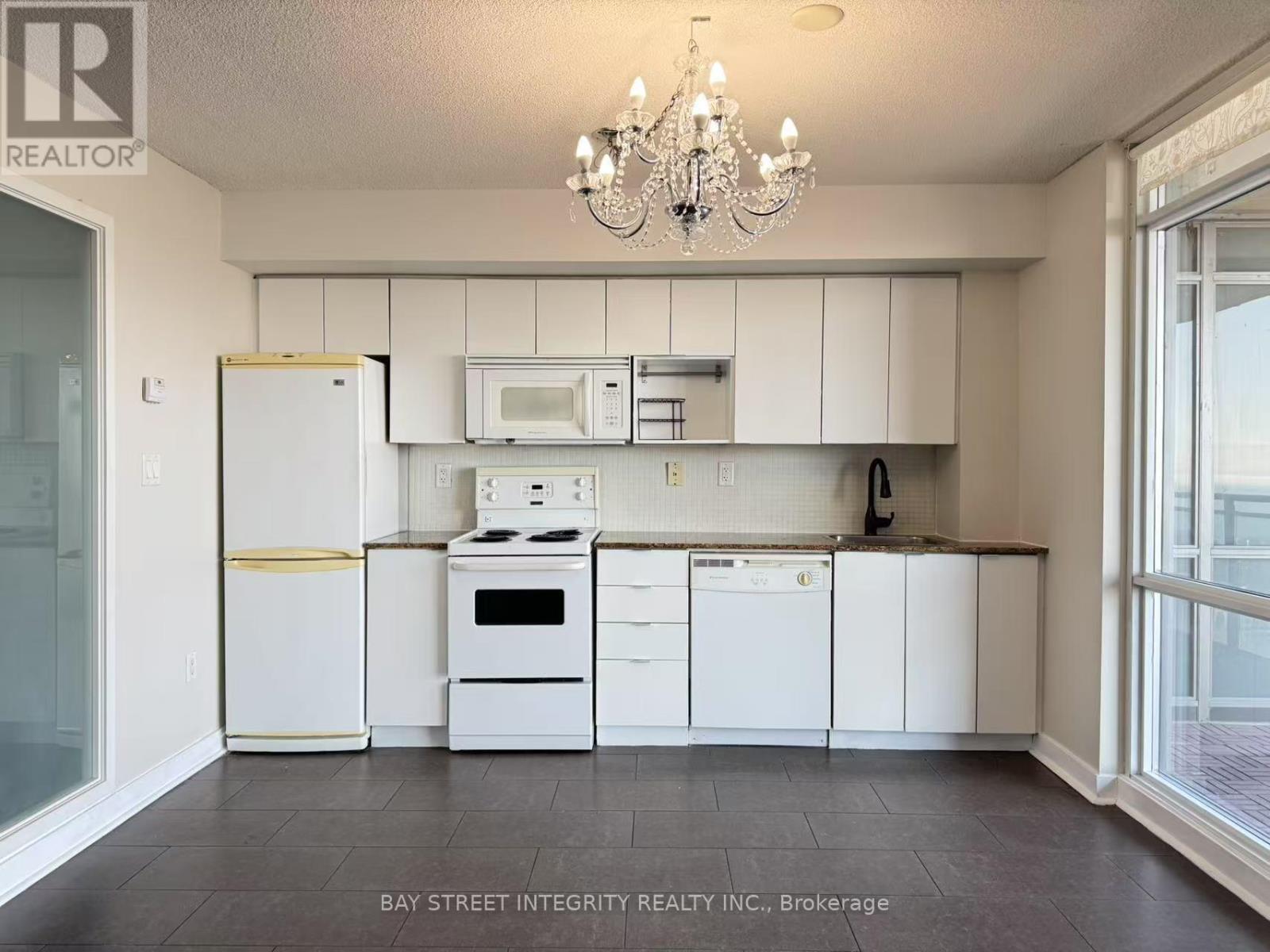 3511 - 15 Fort York Boulevard, Toronto (Waterfront Communities), Ontario  M5V 3Y4 - Photo 4 - C12157845