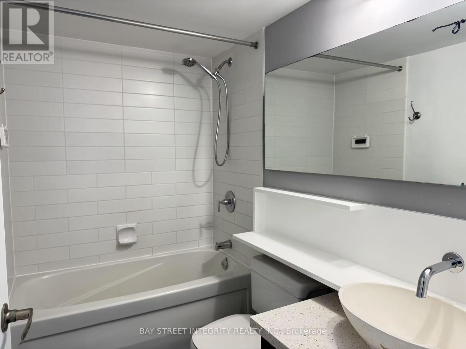 3511 - 15 Fort York Boulevard, Toronto (Waterfront Communities), Ontario  M5V 3Y4 - Photo 9 - C12157845