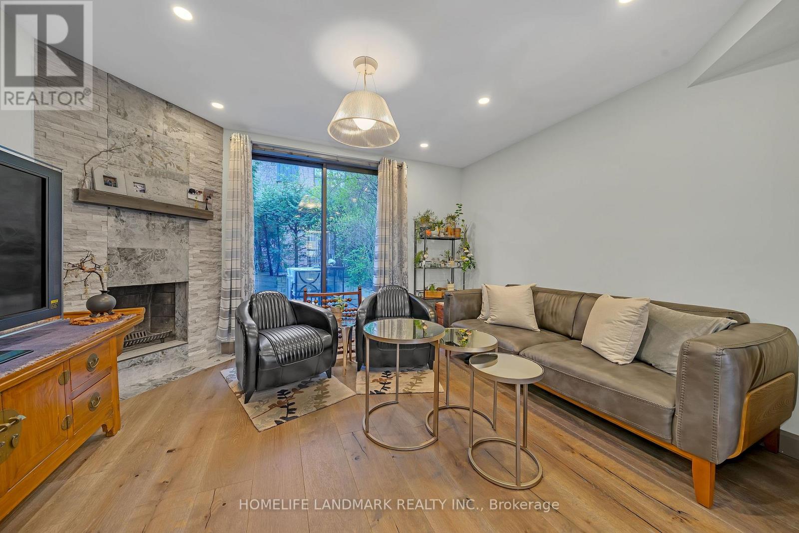 1 - 21 Dundonald Street, Toronto (Church-Yonge Corridor), Ontario  M4Y 1K3 - Photo 3 - C12157854