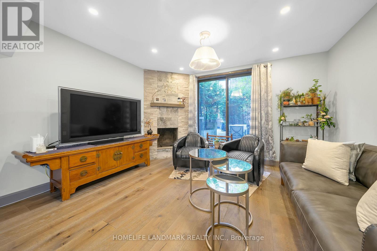 1 - 21 Dundonald Street, Toronto (Church-Yonge Corridor), Ontario  M4Y 1K3 - Photo 4 - C12157854