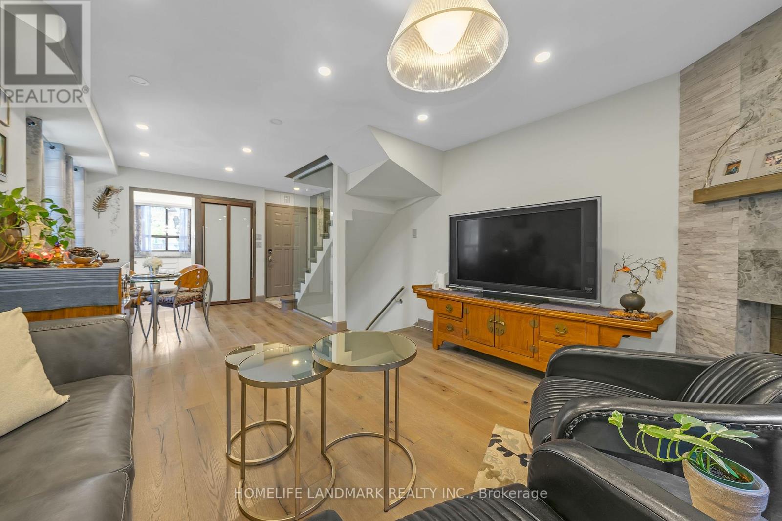 1 - 21 Dundonald Street, Toronto (Church-Yonge Corridor), Ontario  M4Y 1K3 - Photo 7 - C12157854
