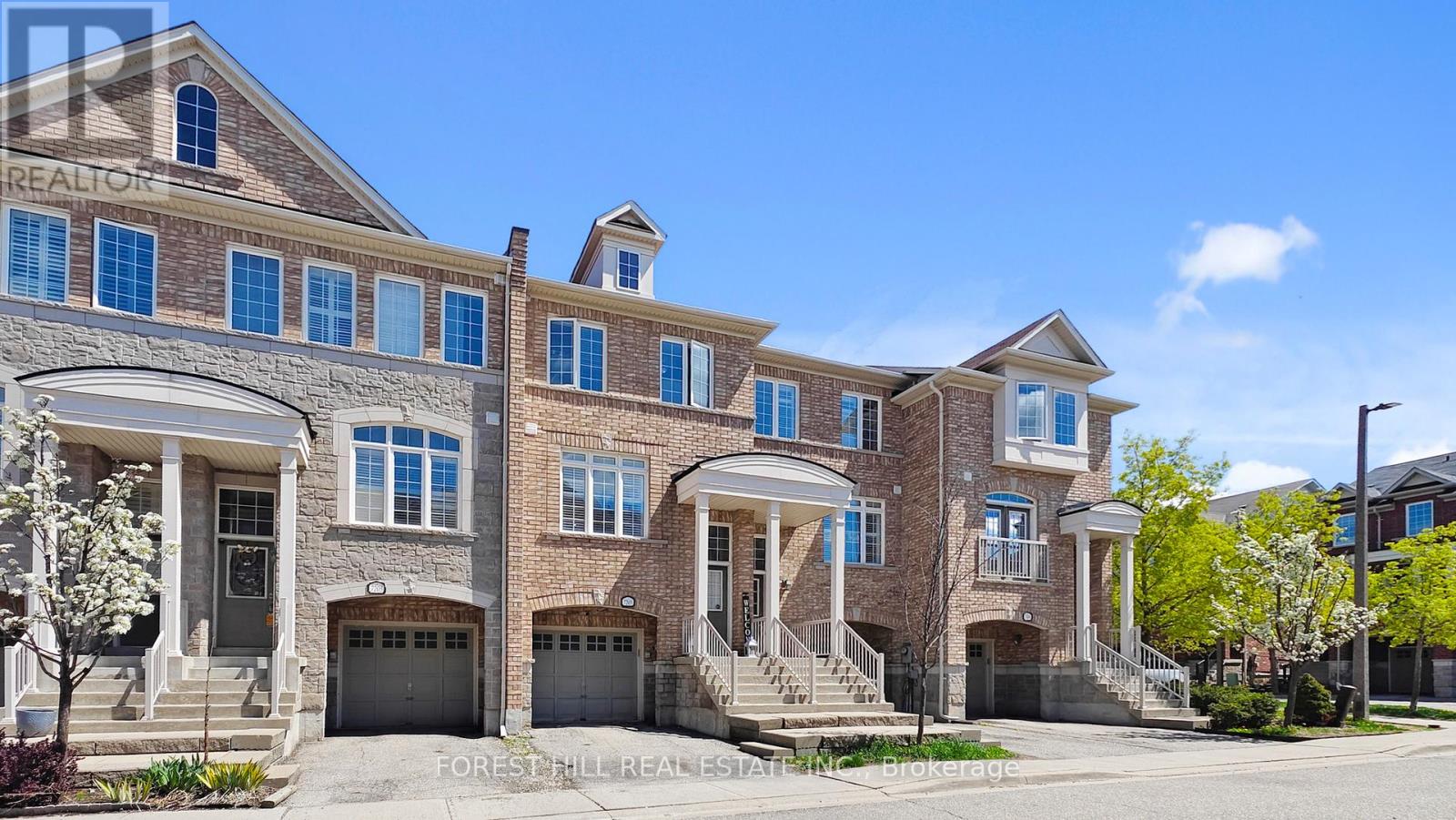 7203 Triumph Lane, Mississauga, Ontario  L5N 0C5 - Photo 3 - W12157852