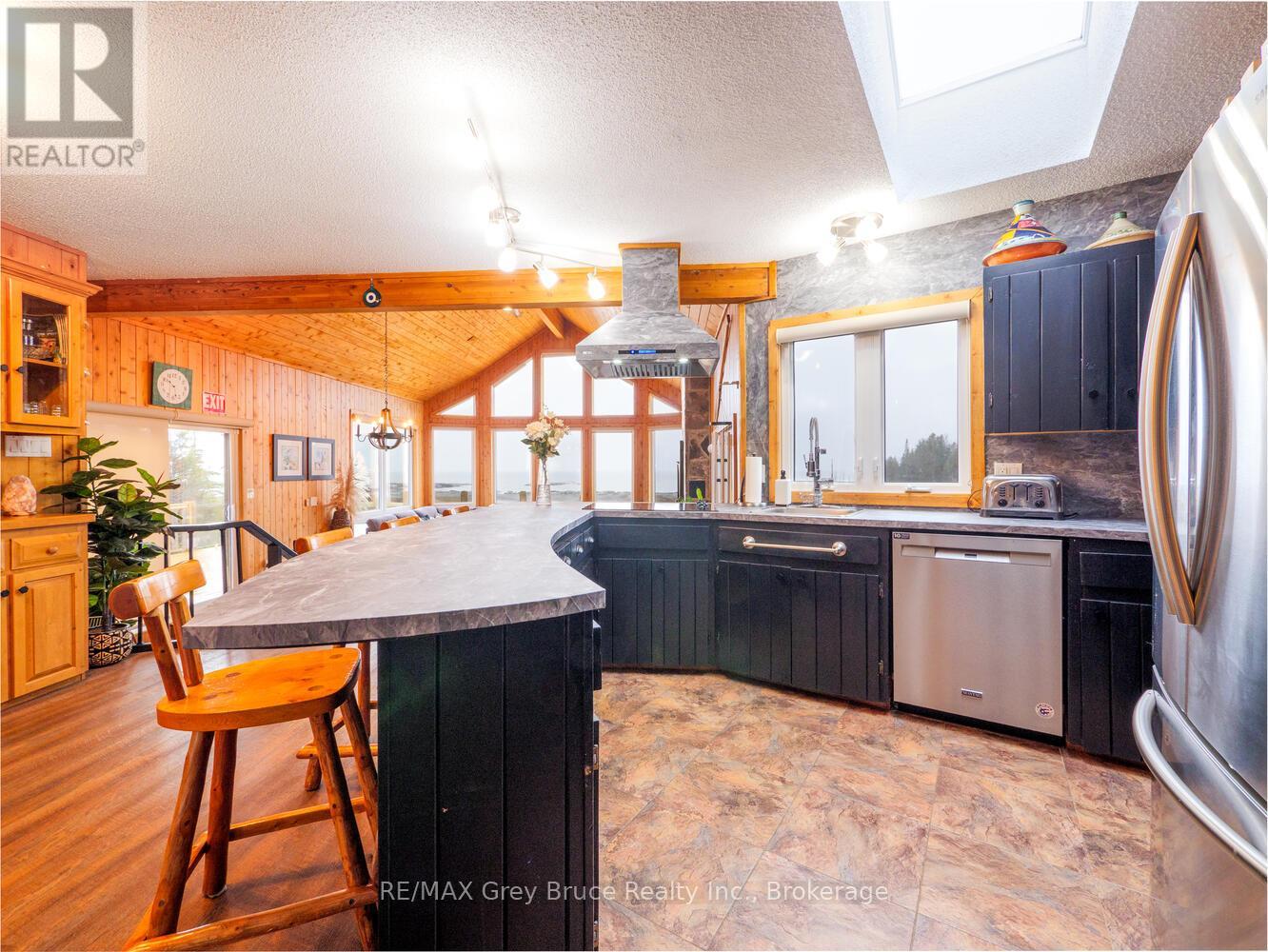 157 Zorra Drive, Northern Bruce Peninsula, Ontario  N0H 2R0 - Photo 17 - X12157922