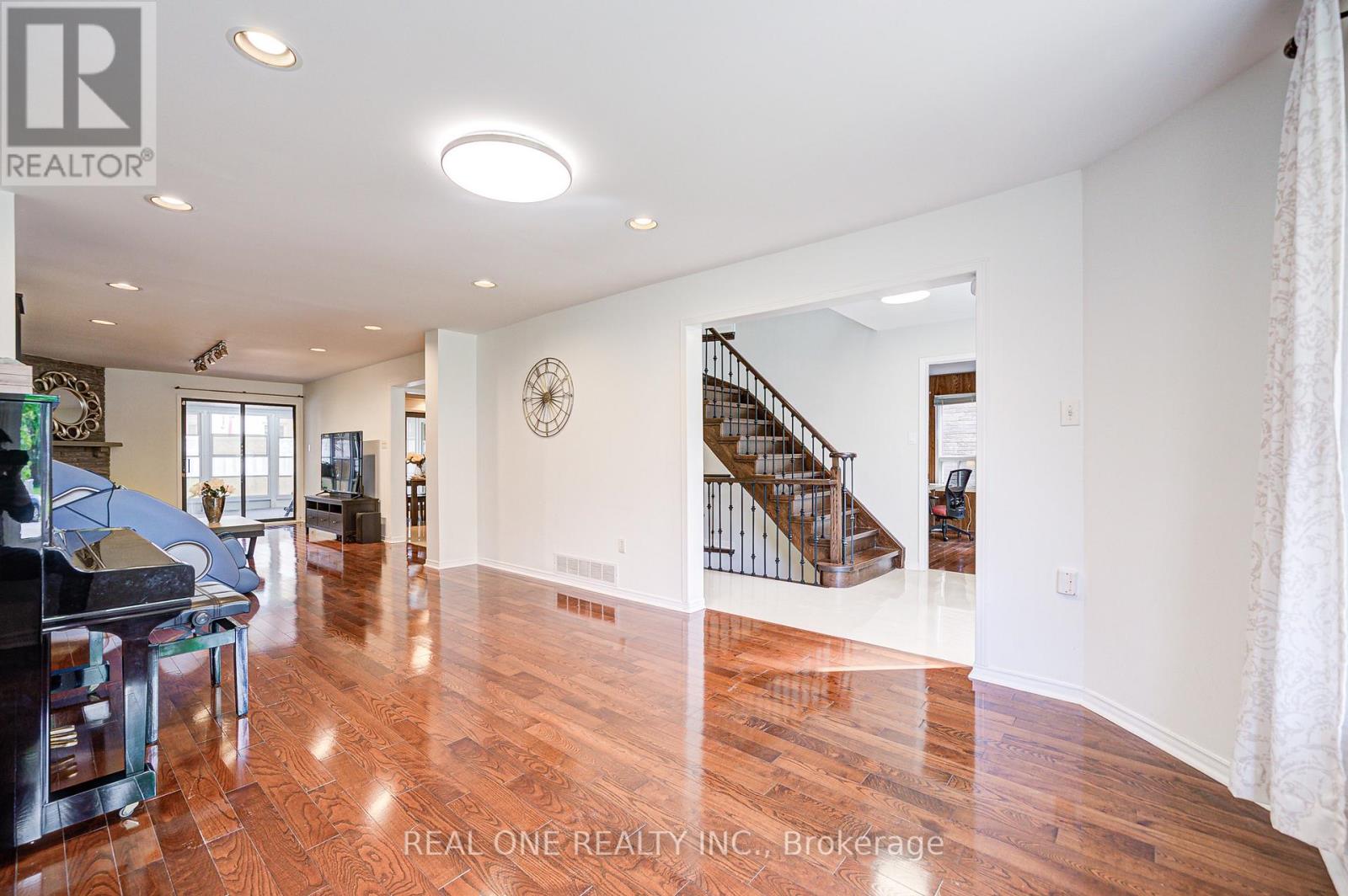 58 Joseph Aaron Boulevard, Vaughan, Ontario  L4J 6J1 - Photo 10 - N12157861