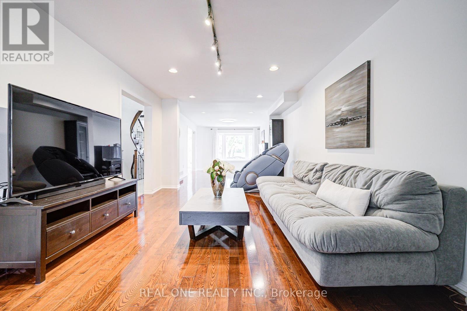 58 Joseph Aaron Boulevard, Vaughan (Brownridge), Ontario  L4J 6J1 - Photo 13 - N12157861