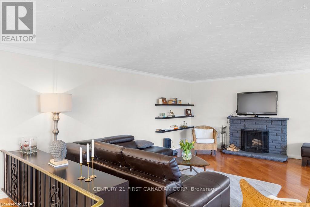 Photo 24 of 44 for 688 Westmount Hills Drive E
