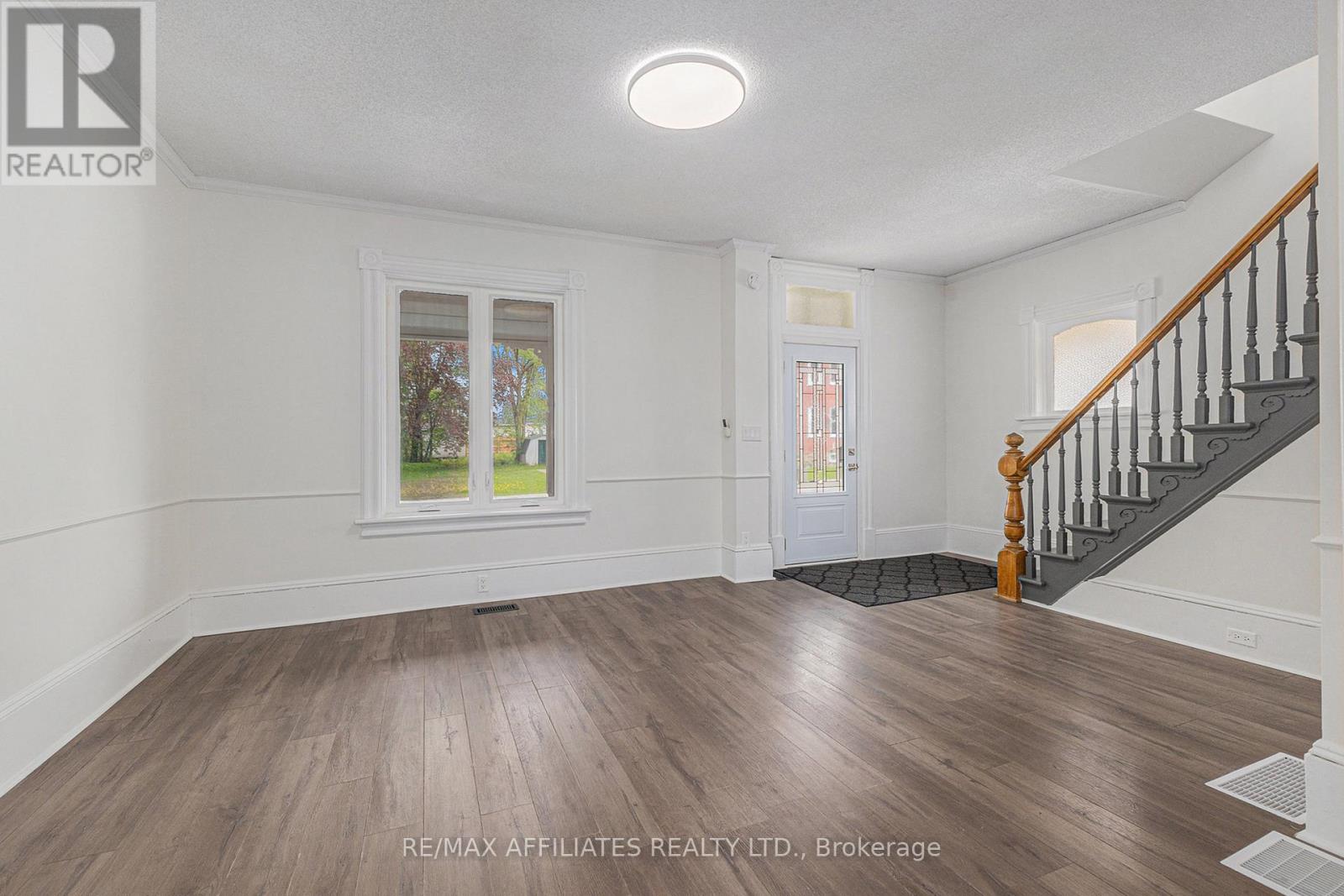 2 Maitland Street, Smiths Falls, Ontario  K7A 2K7 - Photo 4 - X12157898