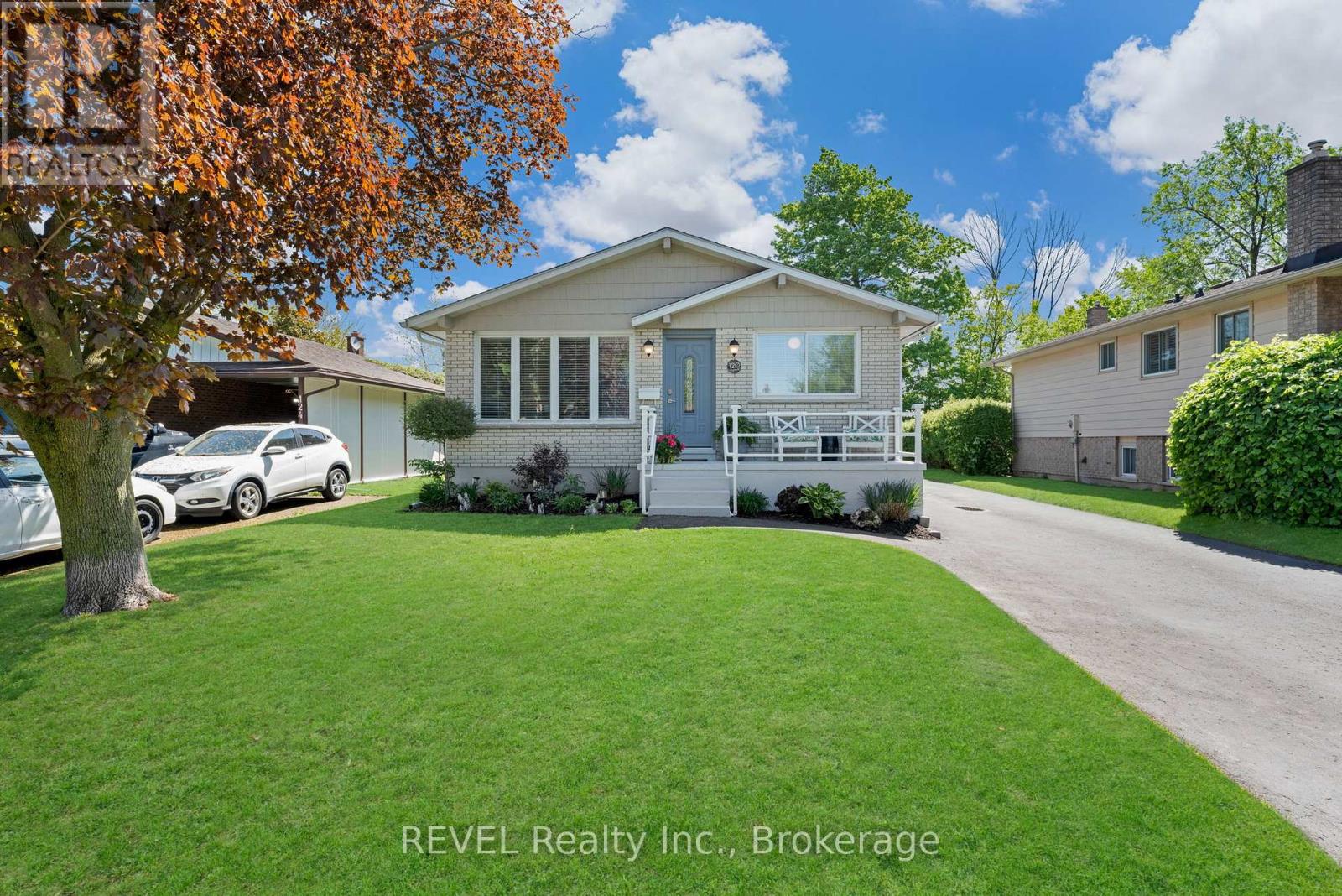 120 Royal Oak Drive, Welland, Ontario  L3C 5V9 - Photo 2 - X12157907