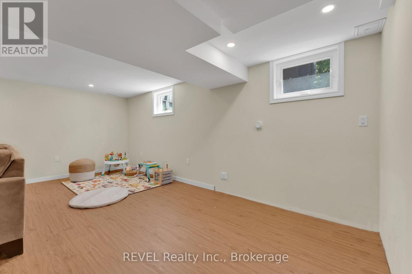 120 Royal Oak Drive, Welland, Ontario  L3C 5V9 - Photo 25 - X12157907