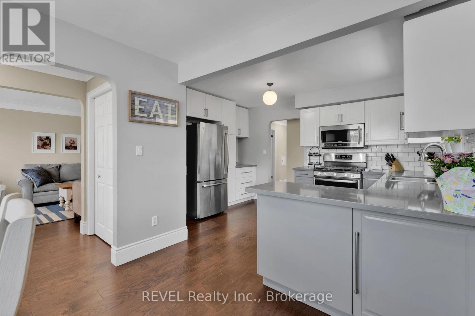 120 Royal Oak Drive, Welland, Ontario  L3C 5V9 - Photo 8 - X12157907