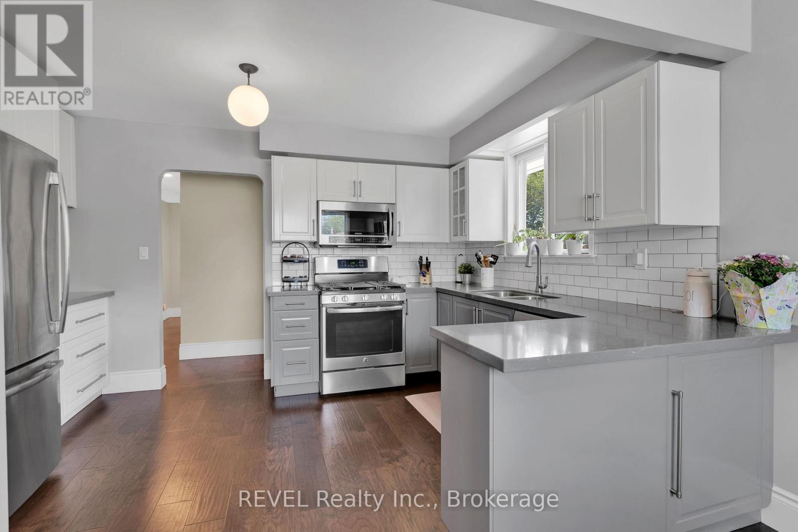 120 Royal Oak Drive, Welland, Ontario  L3C 5V9 - Photo 9 - X12157907