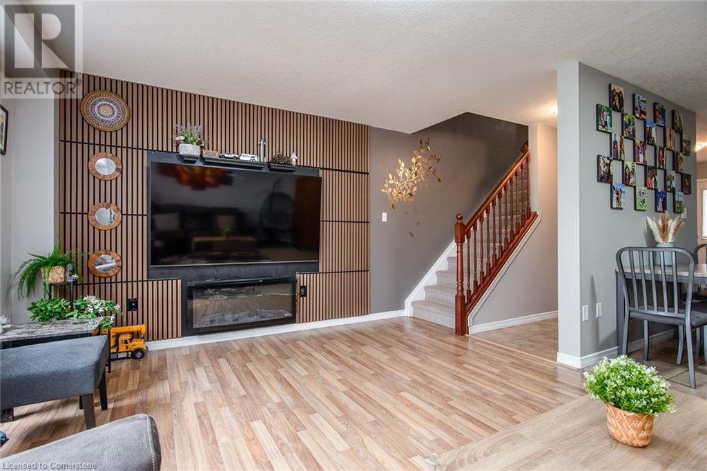 224 Westmeadow Drive, Kitchener, Ontario  N2N 3R1 - Photo 2 - 40722929
