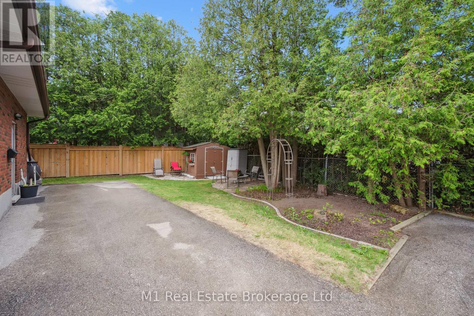 7 Golfview Road, Guelph, Ontario  N1E 1A3 - Photo 30 - X12157950