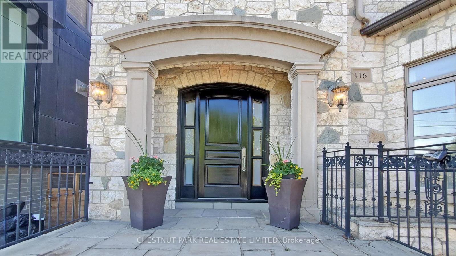 116 Haddington Avenue, Toronto (Bedford Park-Nortown), Ontario  M5M 2P5 - Photo 2 - C12157897