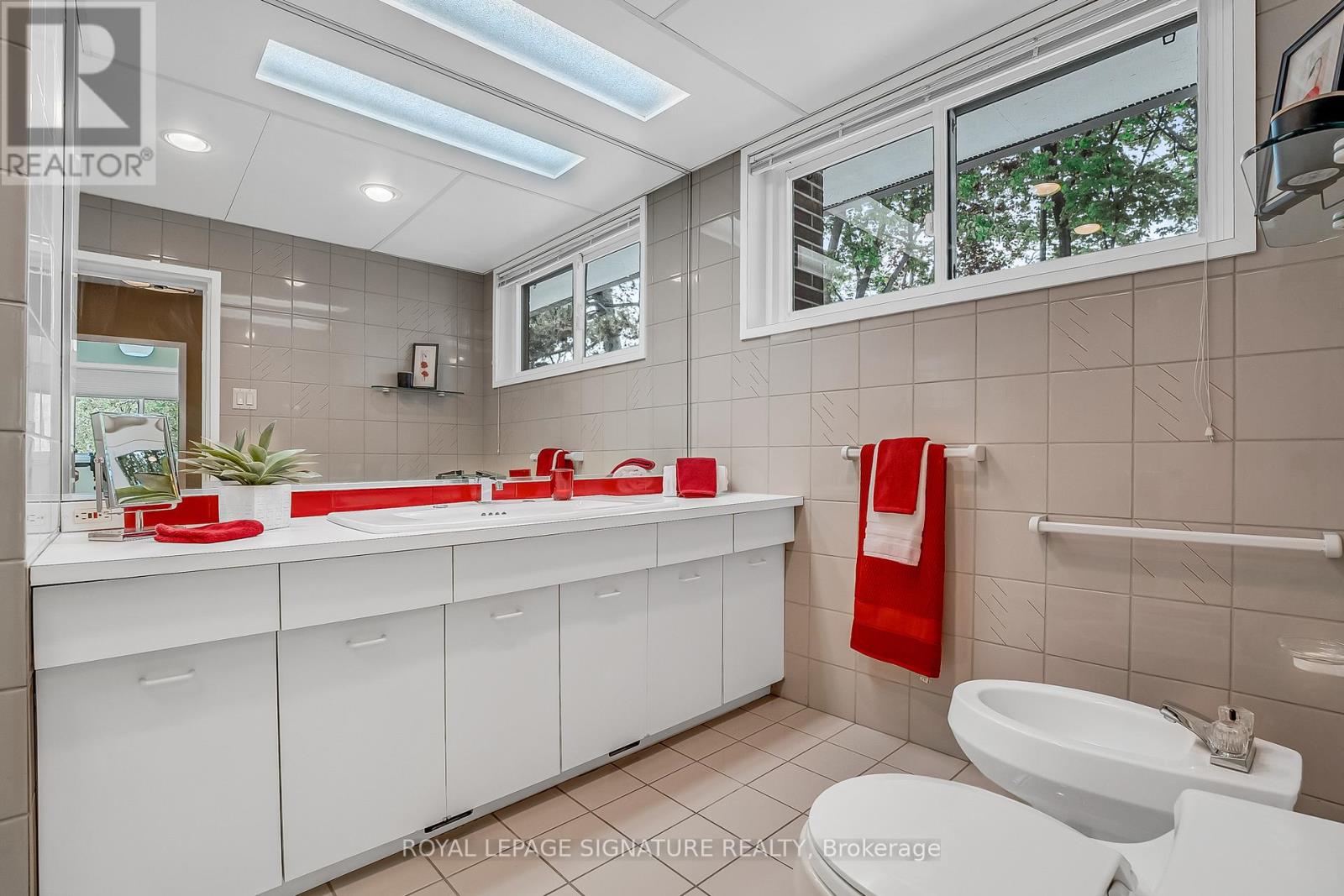 8 Silverdale Crescent, Toronto, Ontario  M3A 3H1 - Photo 24 - C12157902