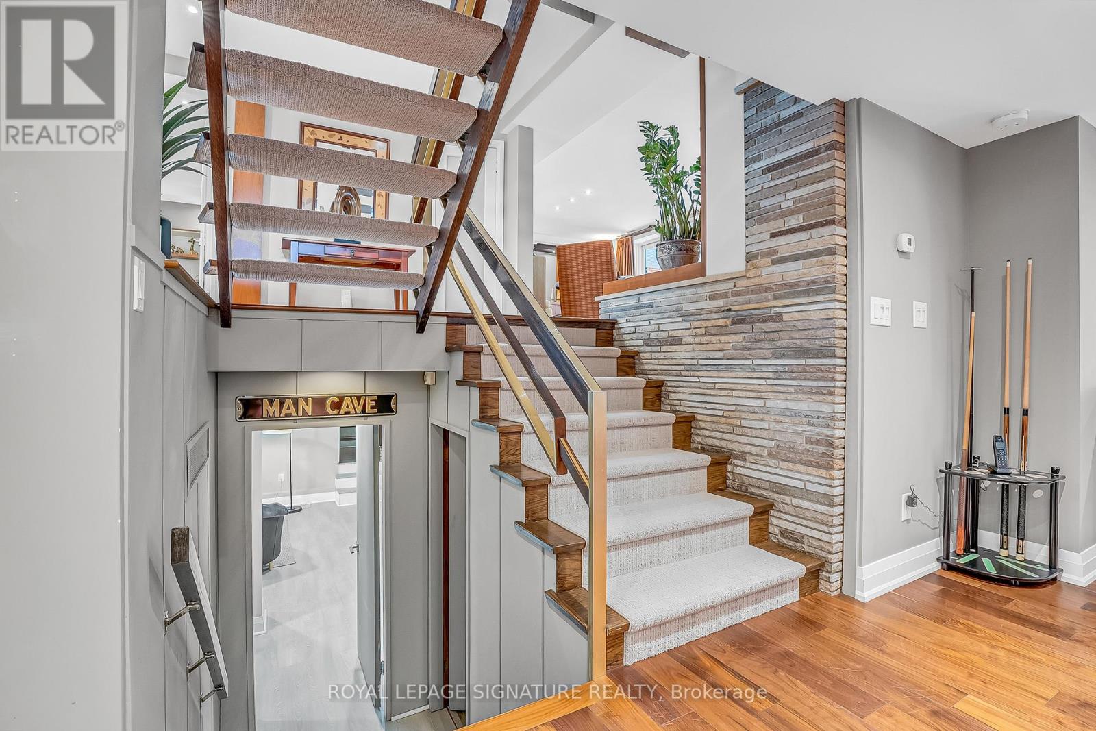 8 Silverdale Crescent, Toronto, Ontario  M3A 3H1 - Photo 35 - C12157902