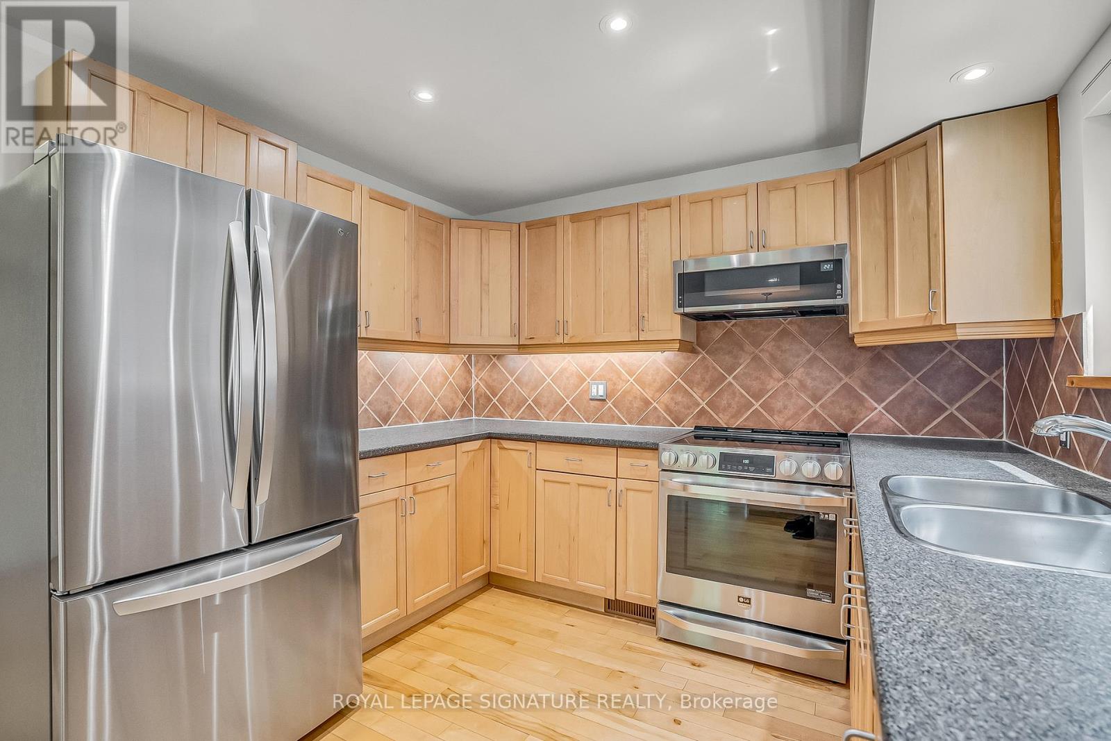 136 Three Valleys Drive, Toronto, Ontario  M3A 3B9 - Photo 15 - C12157903