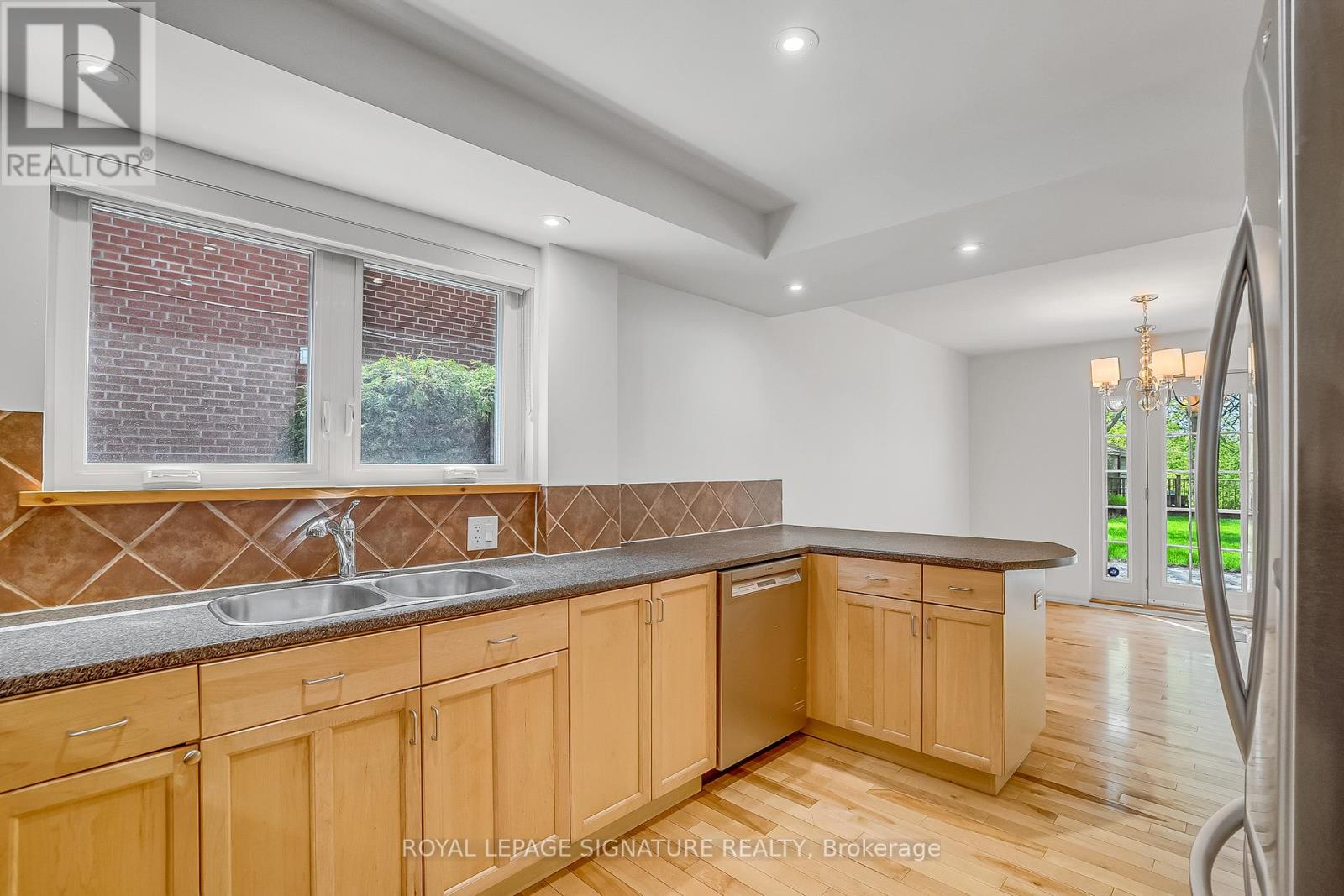 136 Three Valleys Drive, Toronto, Ontario  M3A 3B9 - Photo 16 - C12157903