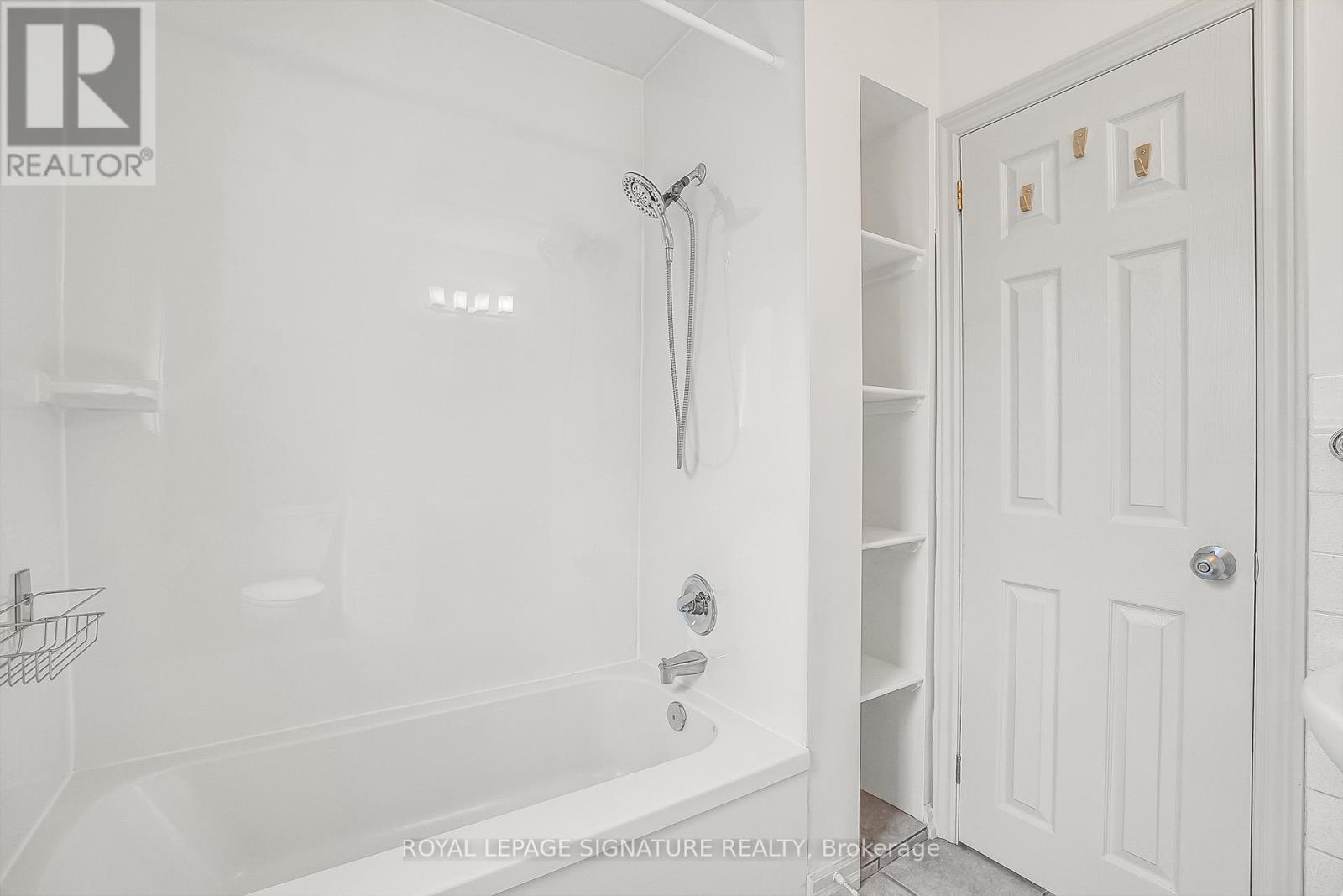 136 Three Valleys Drive, Toronto, Ontario  M3A 3B9 - Photo 33 - C12157903