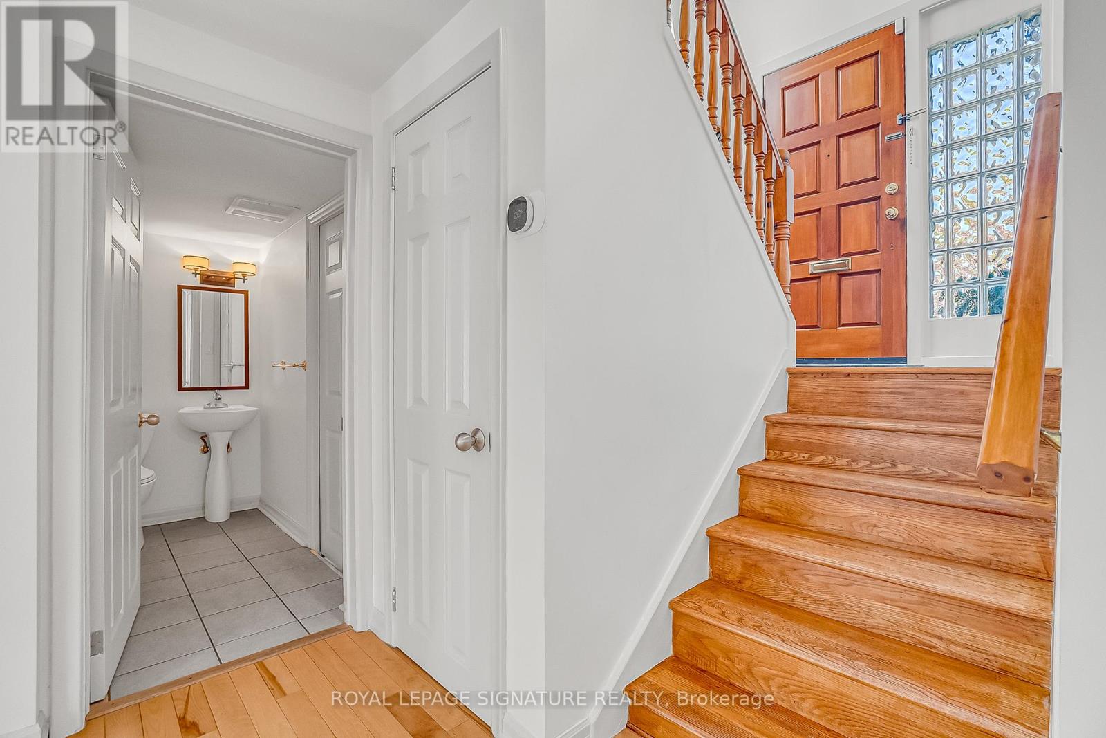 136 Three Valleys Drive, Toronto, Ontario  M3A 3B9 - Photo 4 - C12157903