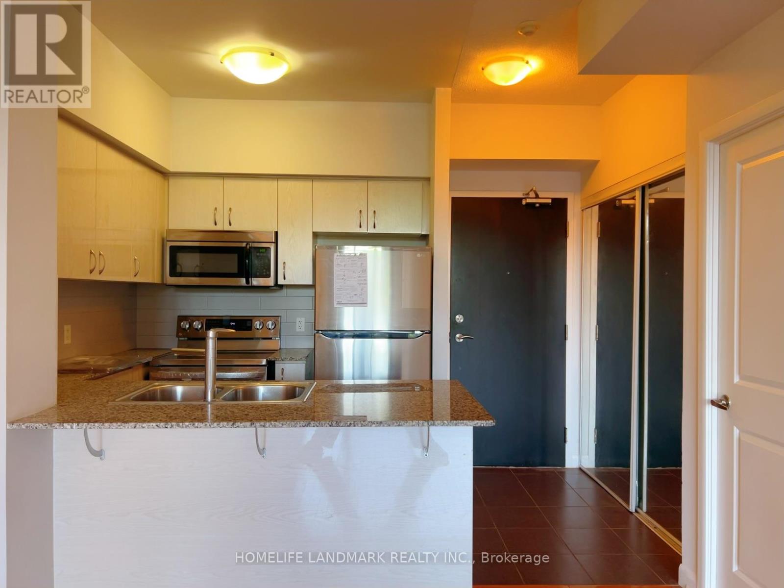308 - 5791 Yonge Street, Toronto (Newtonbrook East), Ontario  M2M 0A8 - Photo 2 - C12157923