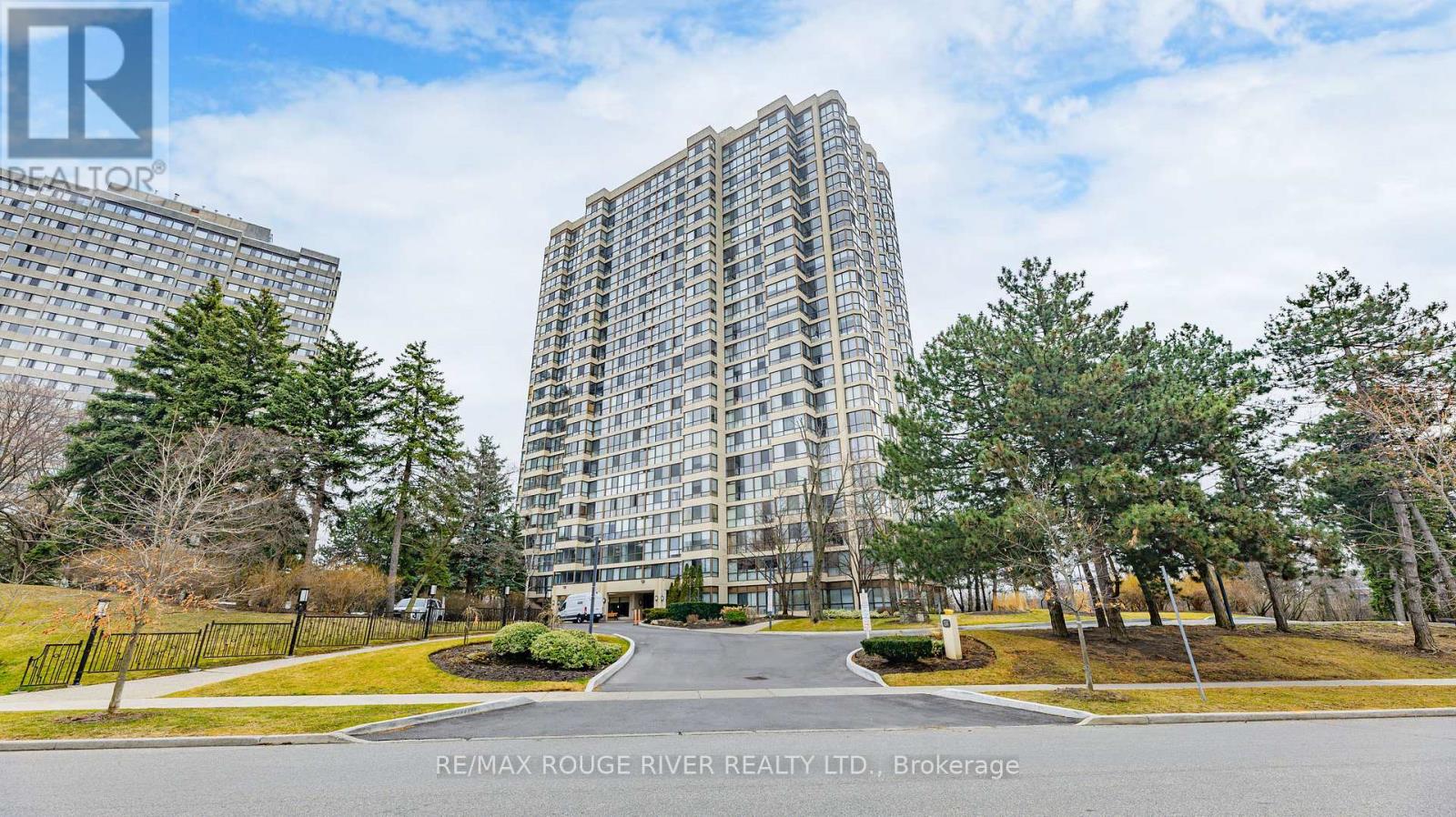 901 - 131 TORRESDALE AVENUE, Toronto, Ontario
