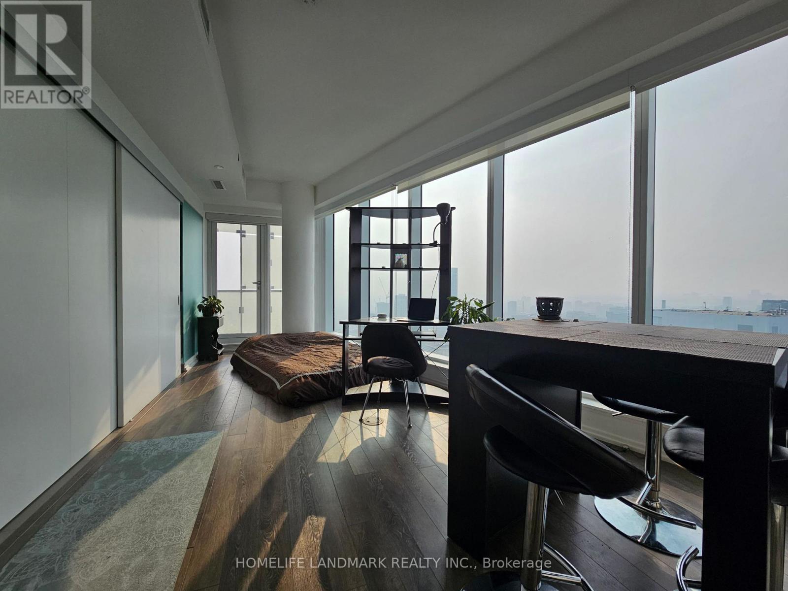 4912 - 197 Yonge Street, Toronto, Ontario  M5B 0C1 - Photo 7 - C12157958